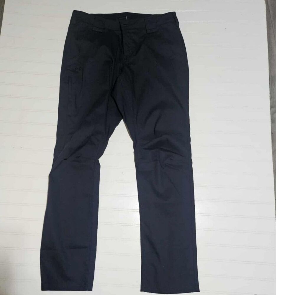 Under Armour Women’s Black Athletic Pants Size 12 Straight Leg Performance